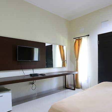Gm Lovina Hotel Exterior photo