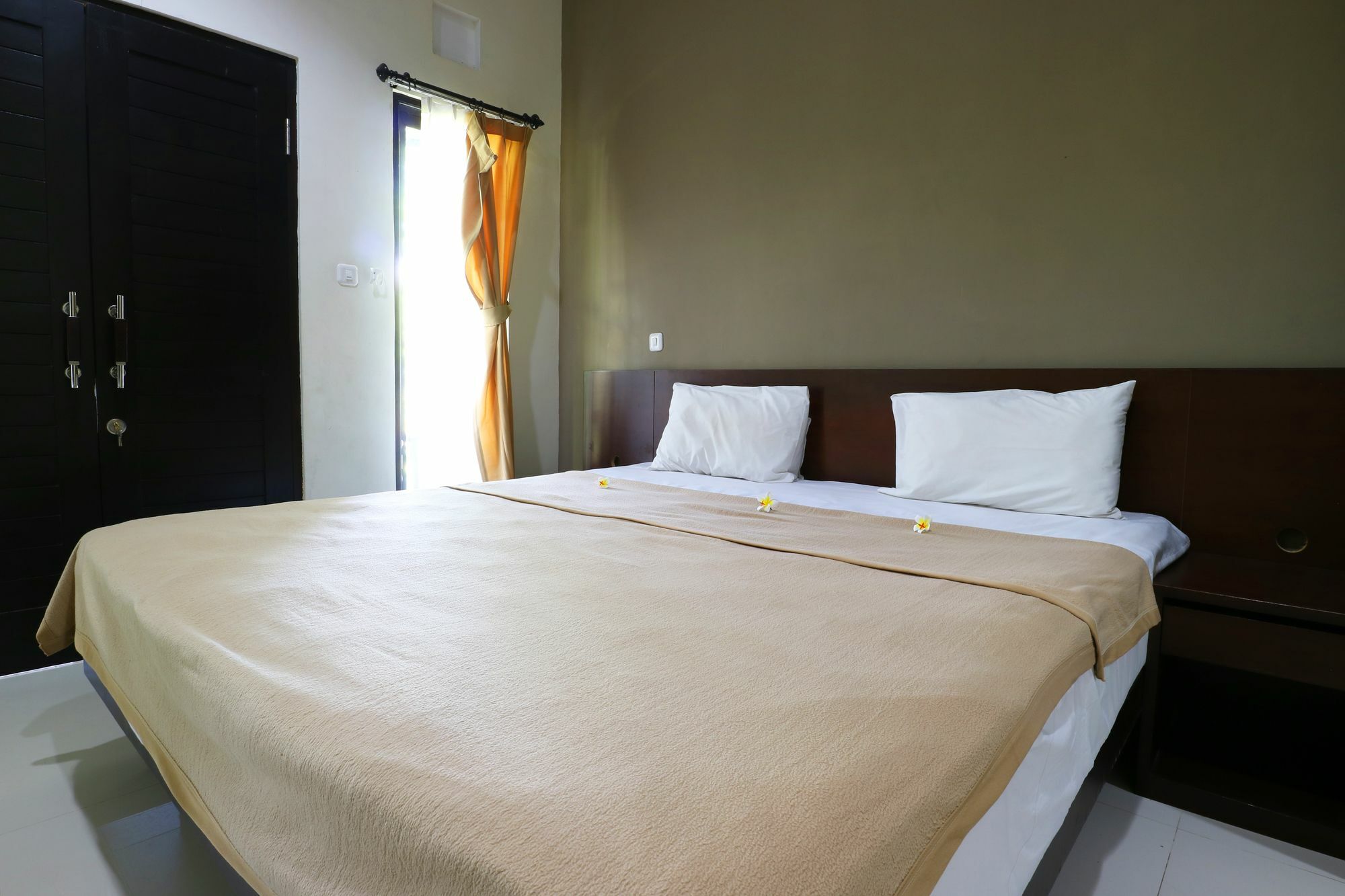 Gm Lovina Hotel Exterior photo