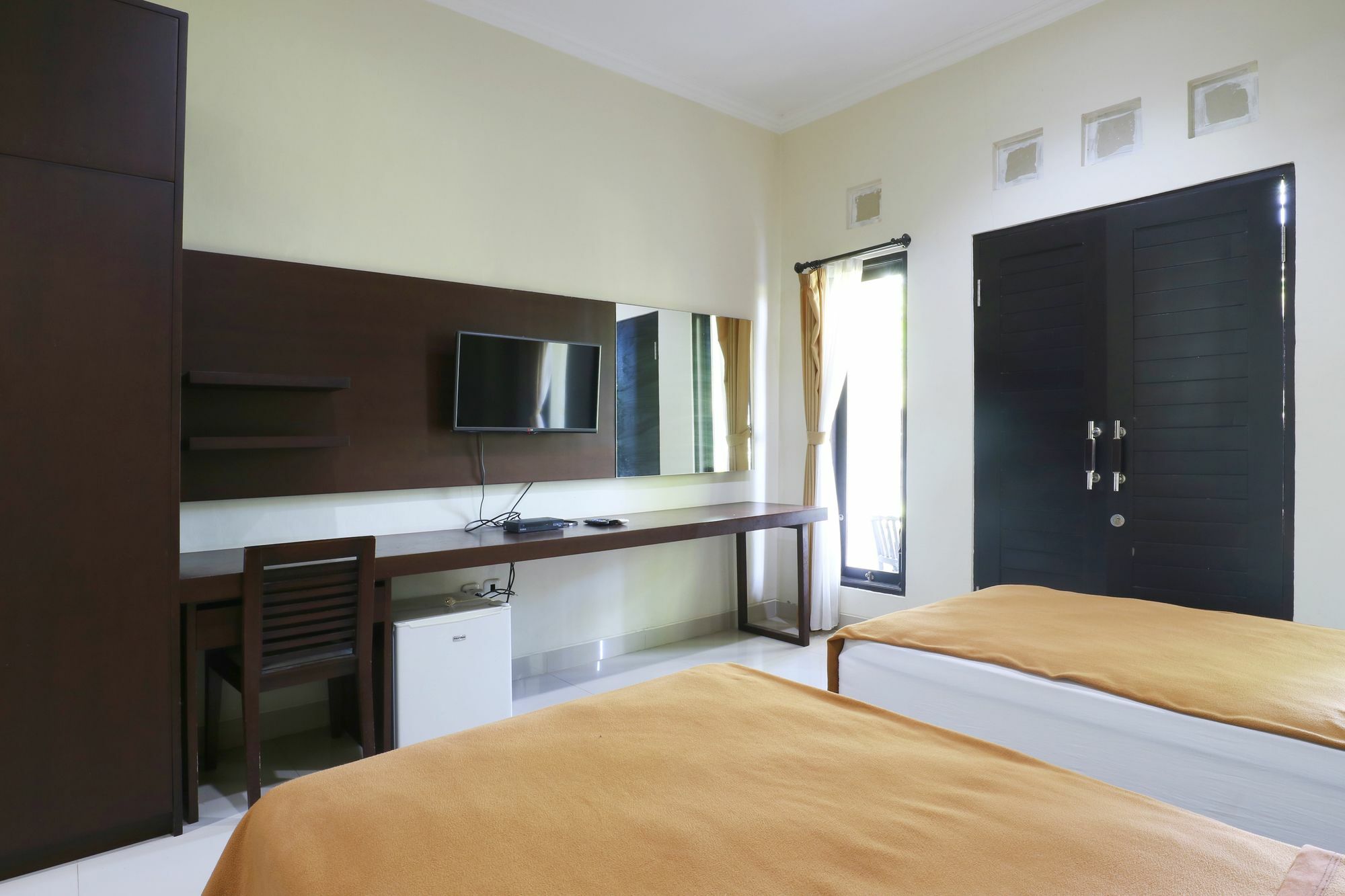 Gm Lovina Hotel Exterior photo